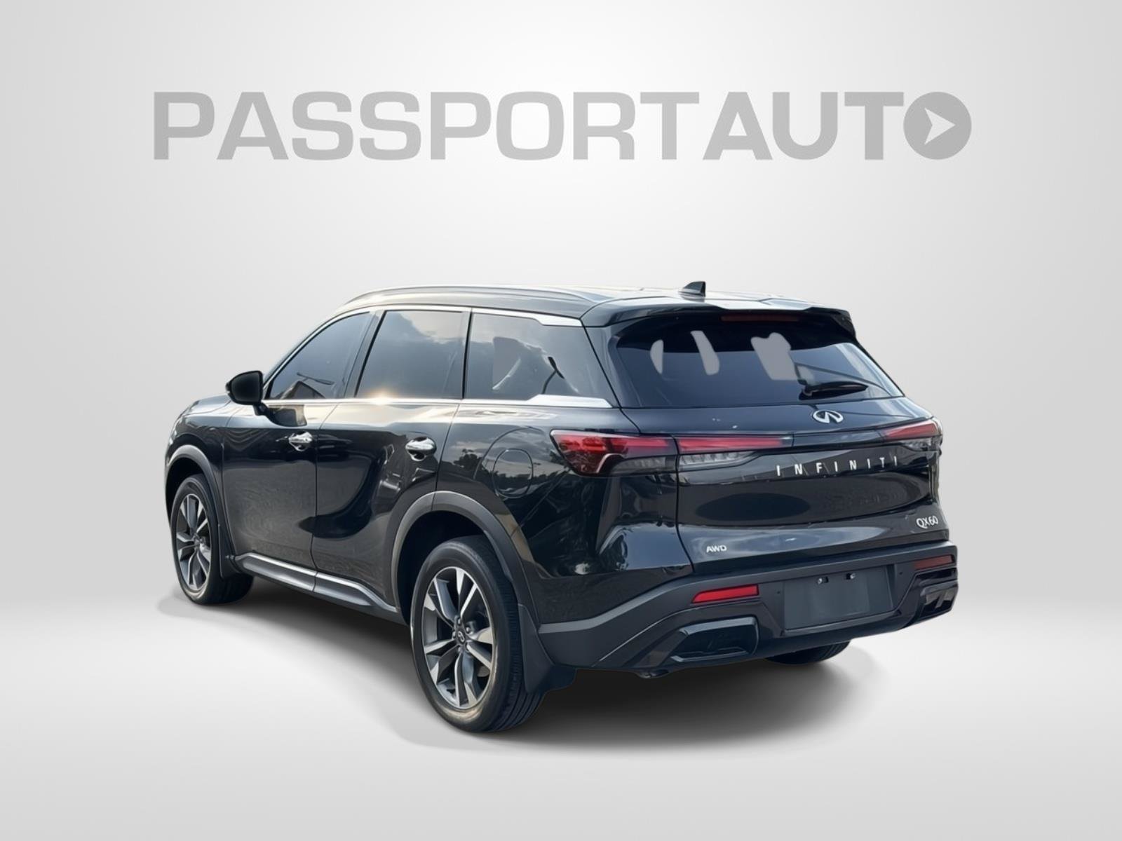 Used 2025 INFINITI QX60 Luxe w/ Vision Package AWD/4WD image 3