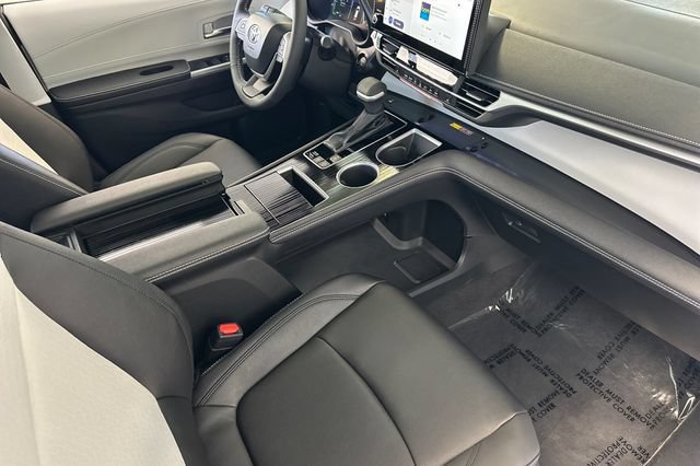 Certified 2026 Toyota Sienna XSE FWD image 21