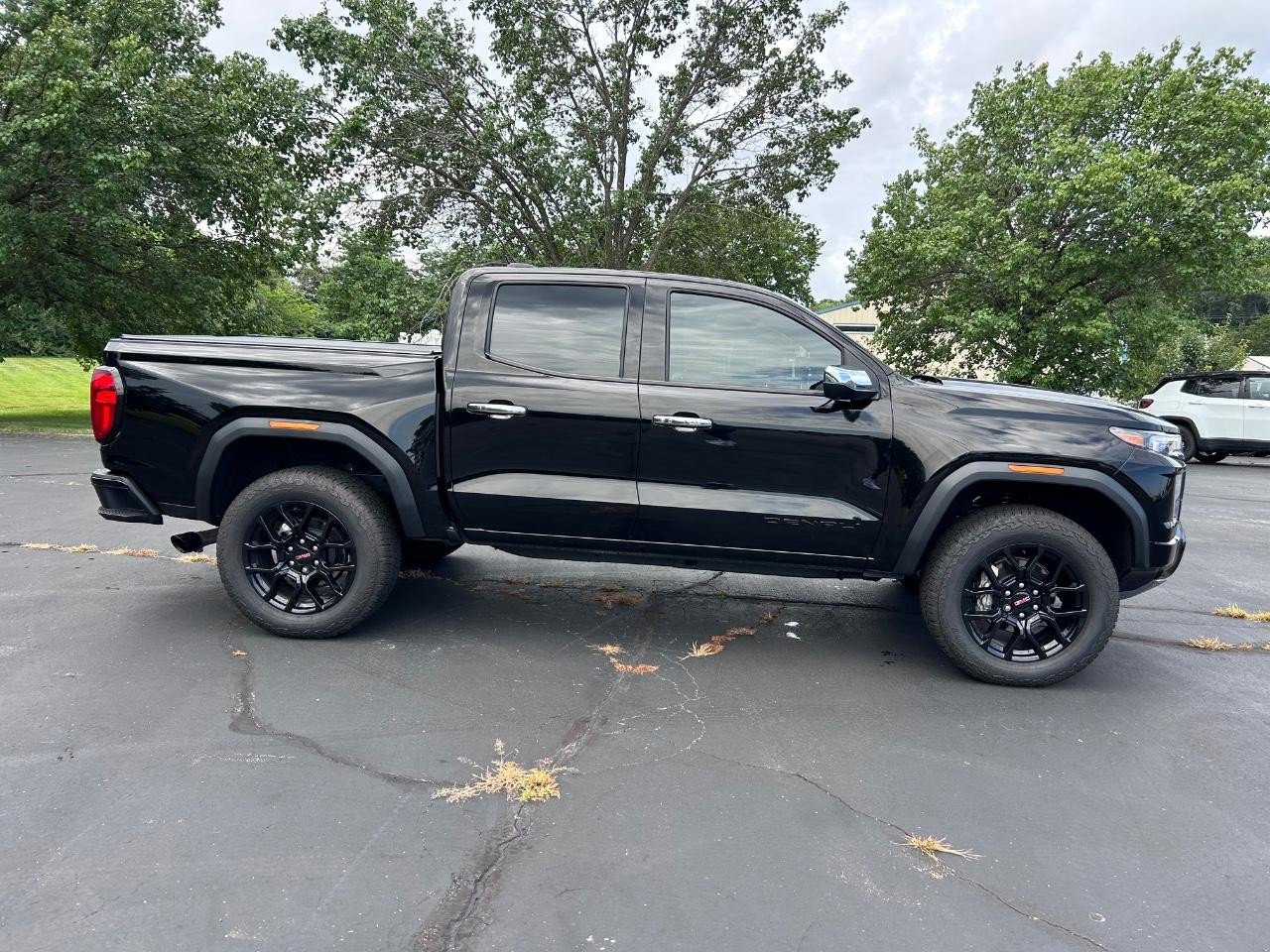 Used 2024 GMC Canyon Denali w/ LPO, Denali Black Edition image 2