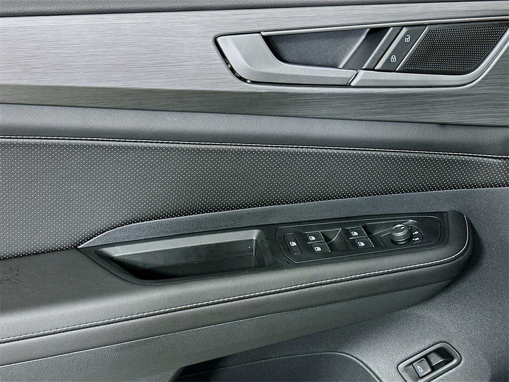 New 2025 Volkswagen Atlas Cross Sport SE image 21