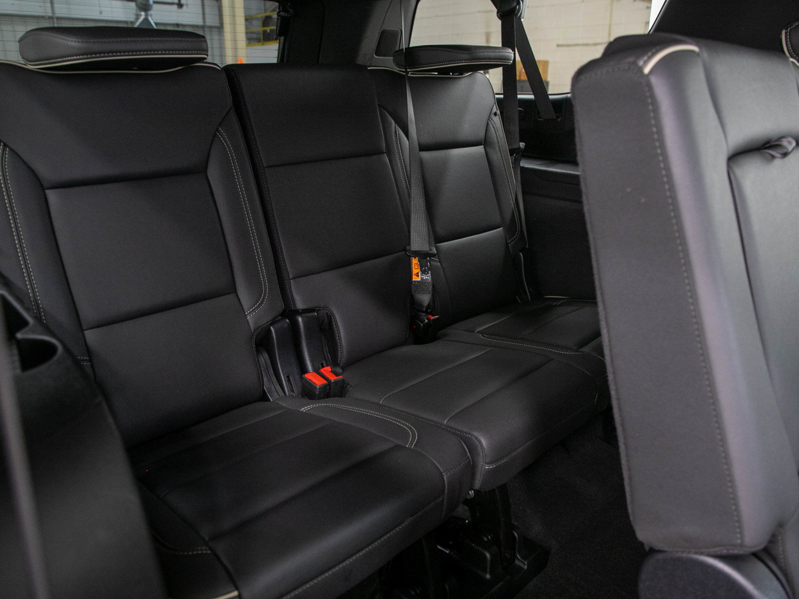 Used 2025 GMC Yukon XL Elevation AWD/4WD image 13