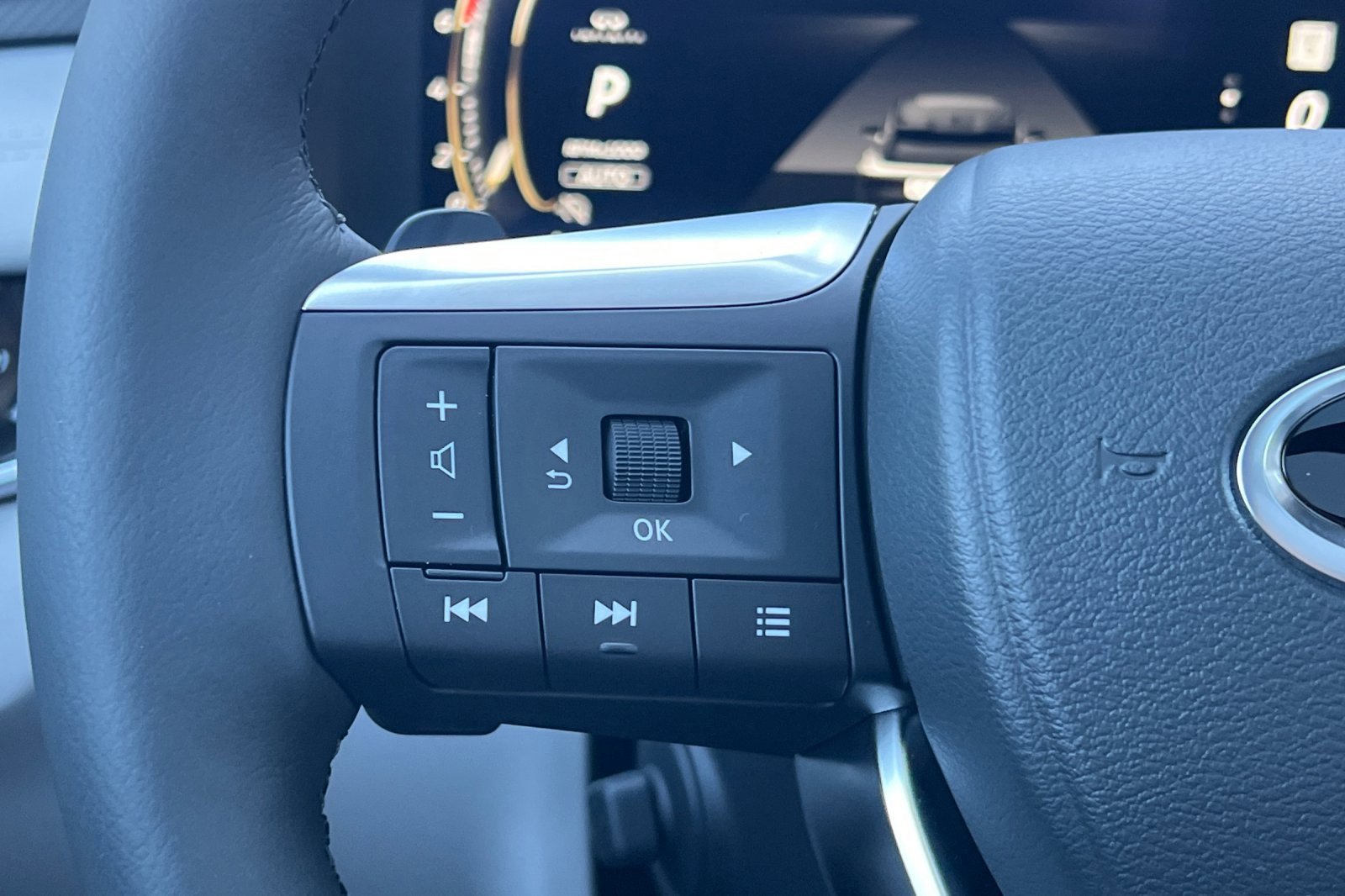 New 2026 INFINITI QX60 Luxe w/ Cargo Package image 28