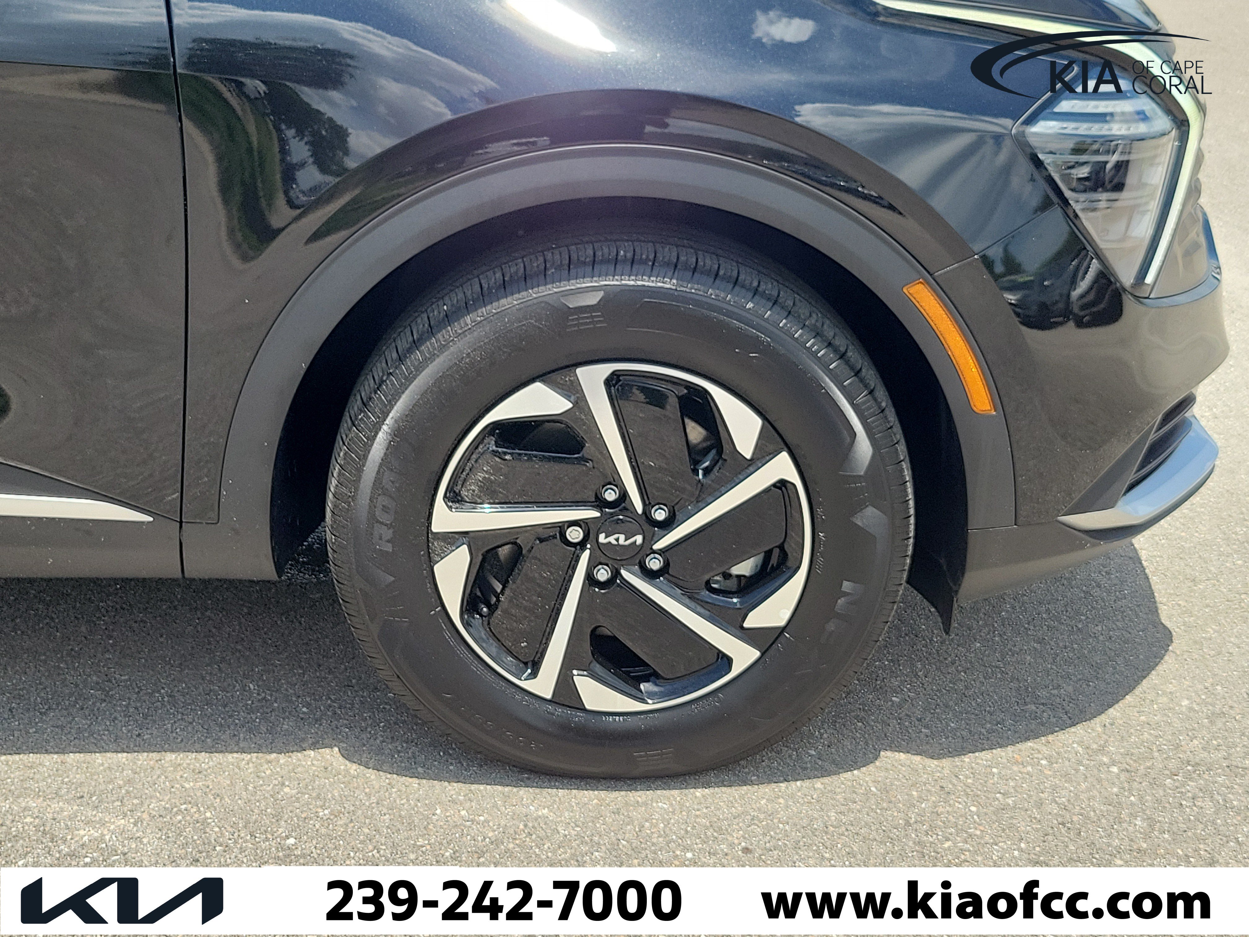 Certified 2025 Kia Sportage LX FWD image 7