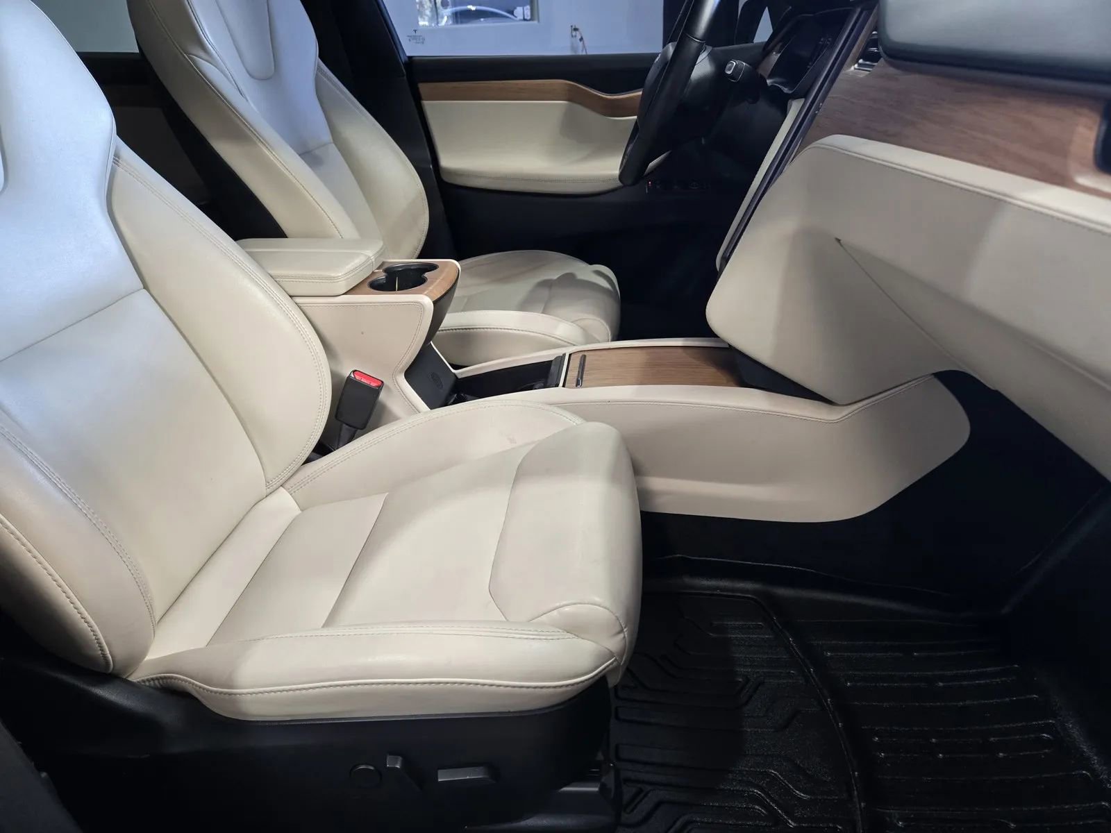 Used 2020 Tesla Model X Performance image 7