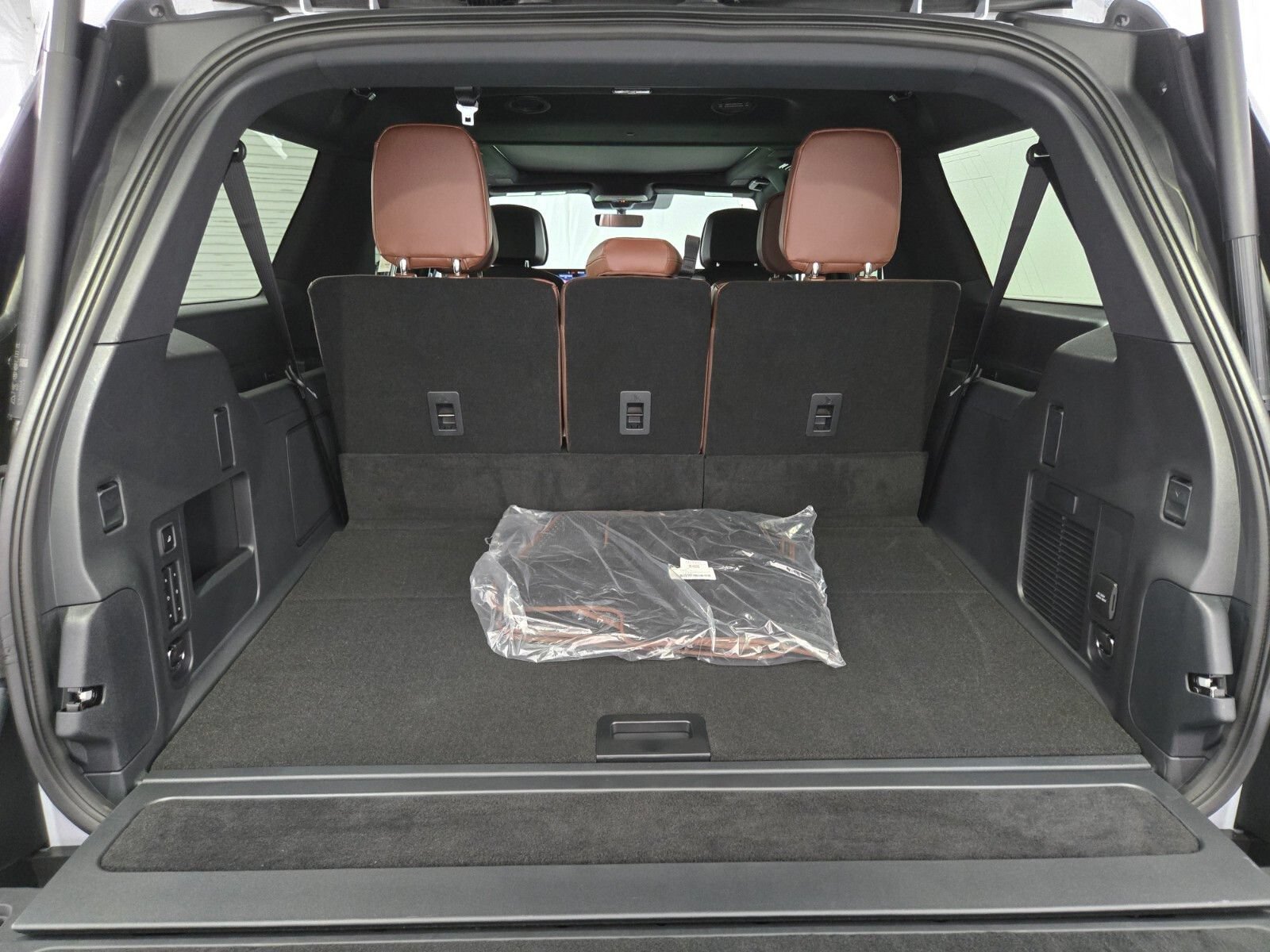 New 2026 Lincoln Navigator L Reserve AWD/4WD image 18
