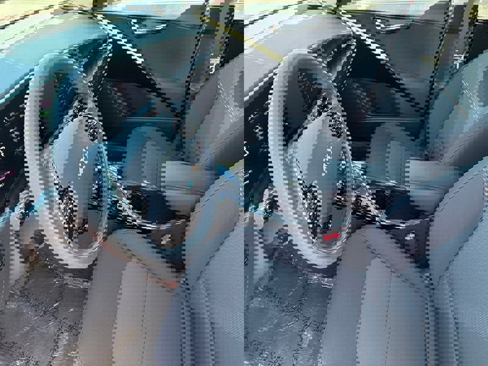 Used 2024 Kia Niro LX image 18