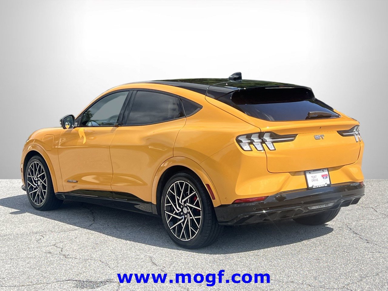 Used 2022 Ford Mustang Mach-E GT w/ GT Performance Edition AWD/4WD image 2