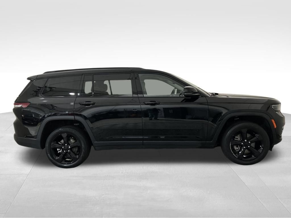 Used 2022 Jeep Grand Cherokee L Limited w/ Black Appearance Package image 7