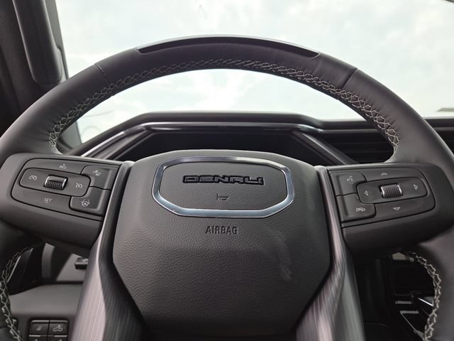 New 2026 GMC Sierra 1500 Denali Ultimate w/ LPO, Black Badging Package AWD/4WD image 32