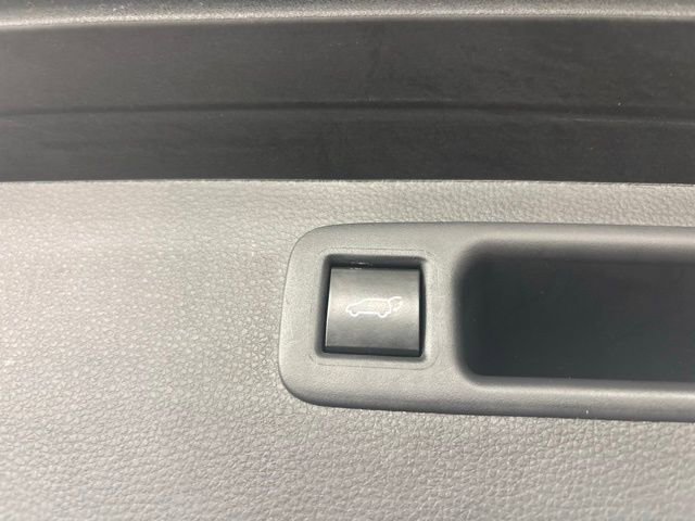 Used 2023 Toyota Highlander XSE FWD image 40