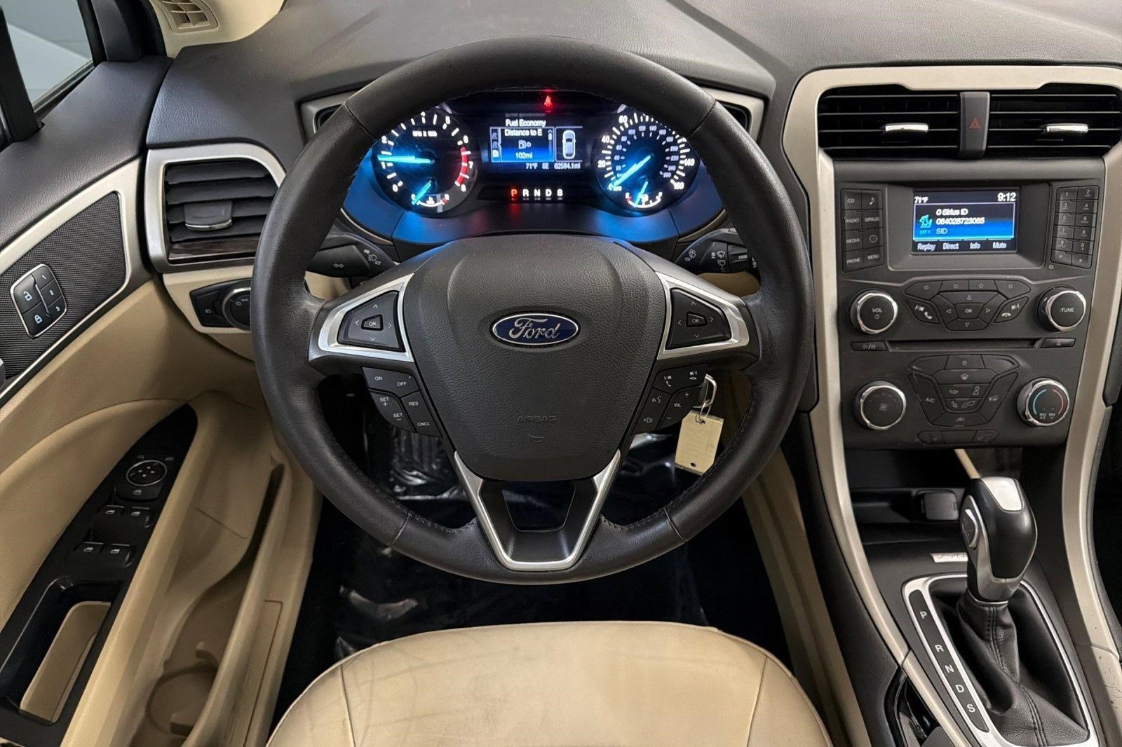 Used 2015 Ford Fusion SE w/ Equipment Group 202A FWD image 26