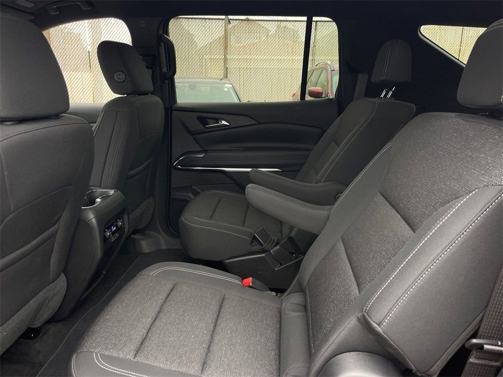 New 2025 Chevrolet Traverse LT w/ Midnight/Sport Edition image 23