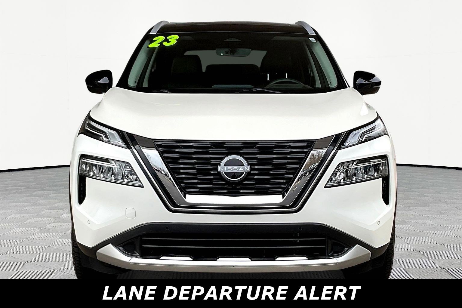 Used 2023 Nissan Rogue Platinum w/ Platinum Premium Package AWD/4WD image 2