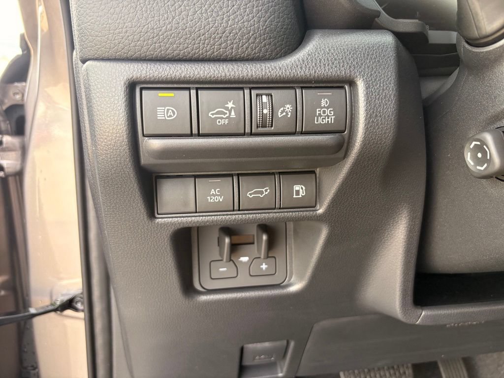 Used 2027 Toyota Land Cruiser AWD/4WD image 24