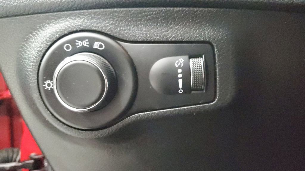 Used 2021 Jeep Compass Sport image 23