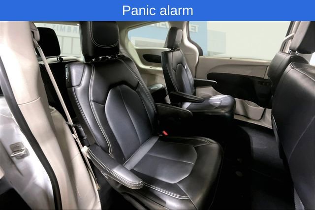 Used 2024 Chrysler Pacifica Touring-L image 24
