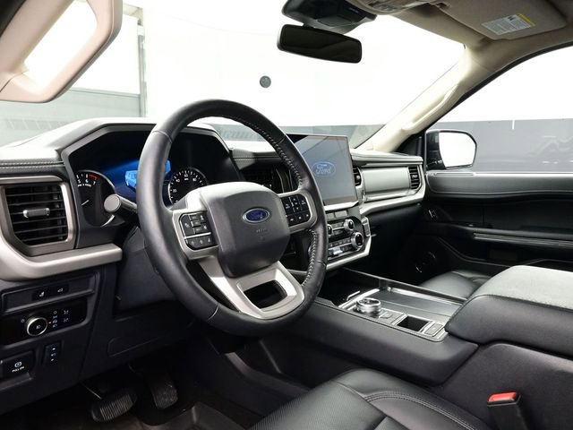 Used 2024 Ford Expedition Max XLT image 4