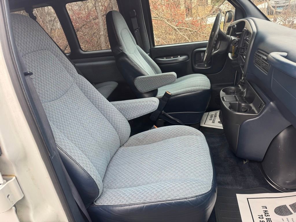 Used 2000 Chevrolet Express 3500 Extended Passenger w/ LS Preferred Equipment Group RWD image 22
