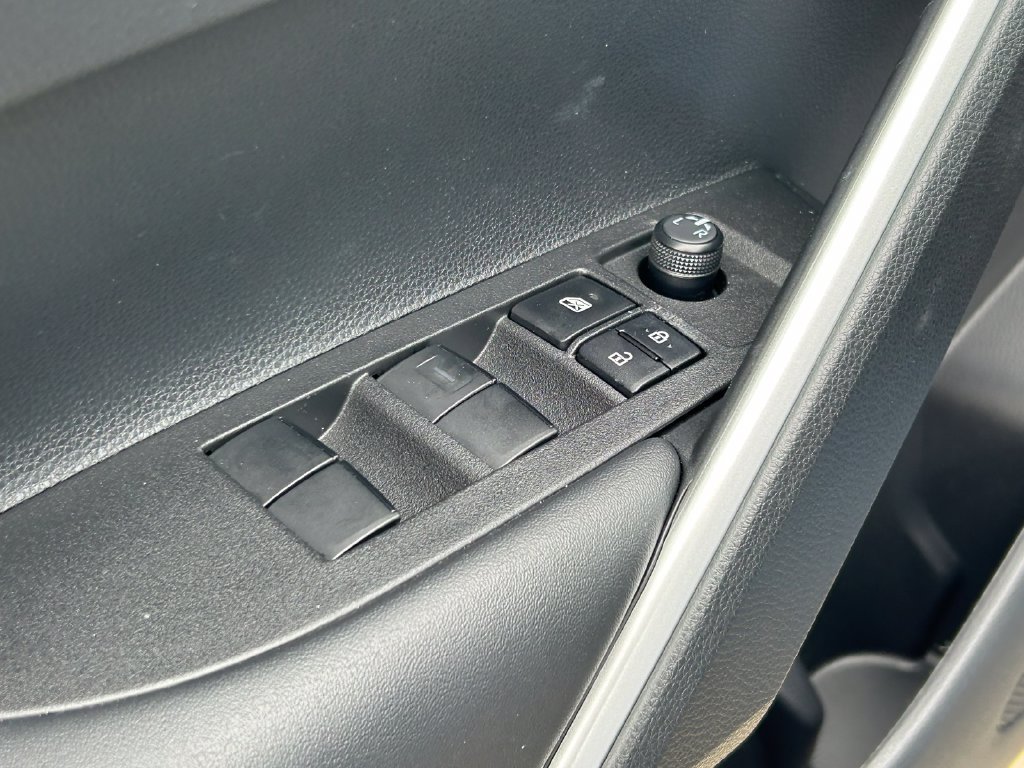Used 2026 Toyota Corolla Cross LE FWD image 22