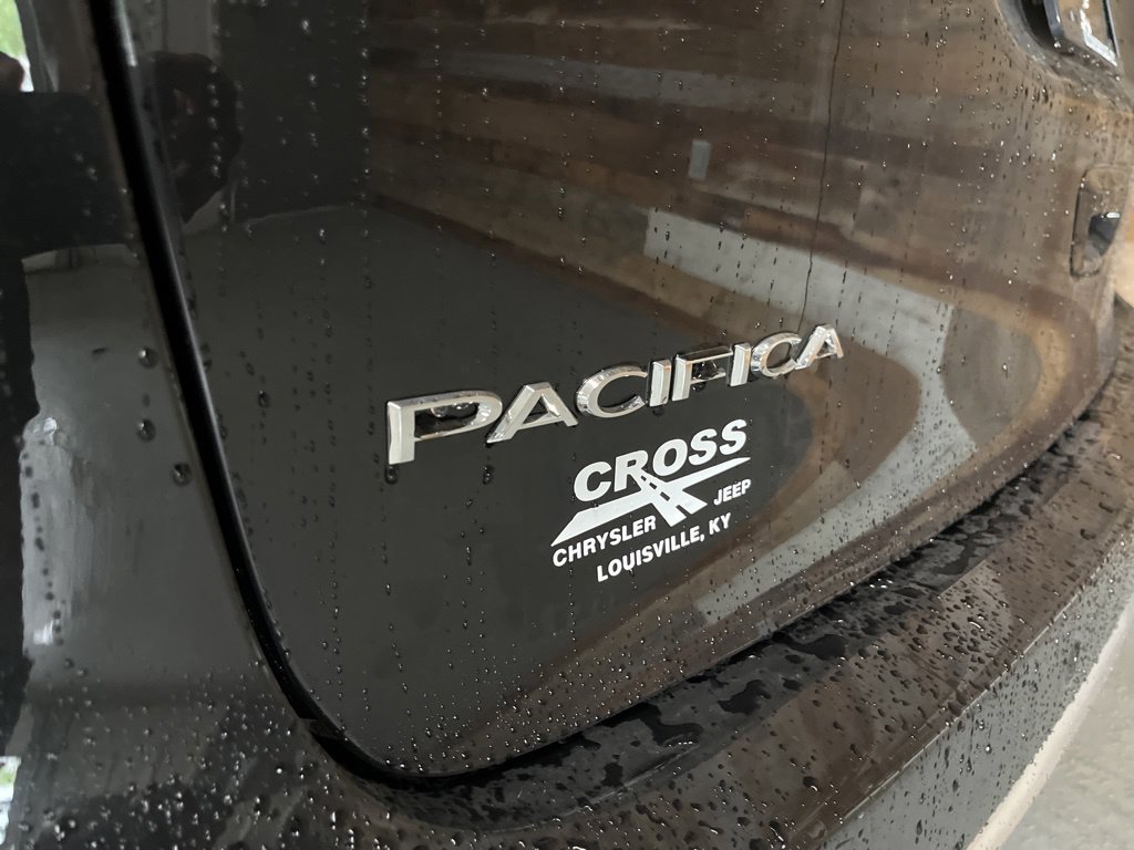 New 2027 Chrysler Pacifica Select AWD/4WD image 21