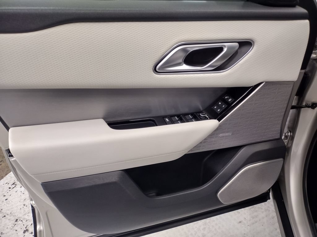 Used 2020 Land Rover Range Rover Velar R-Dynamic S AWD/4WD image 21