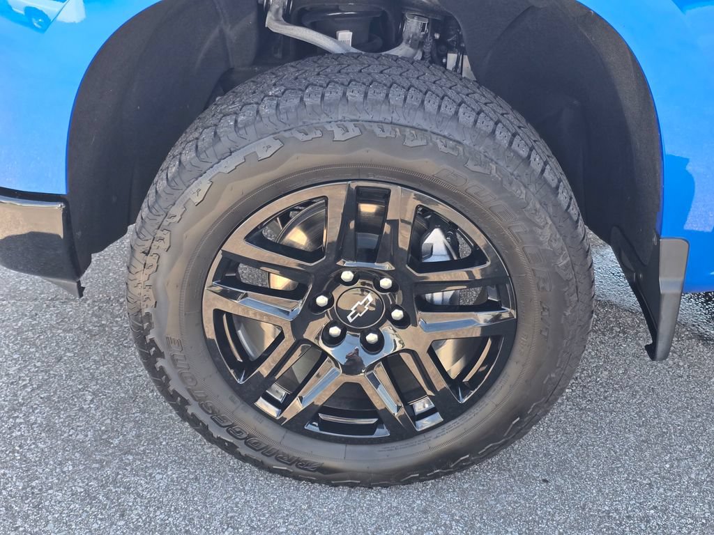 Used 2025 Chevrolet Silverado 1500 LT Trail Boss w/ Convenience Package II AWD/4WD image 27