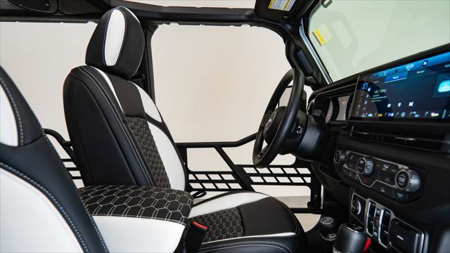 Used 2025 Jeep Gladiator Sport AWD/4WD image 27