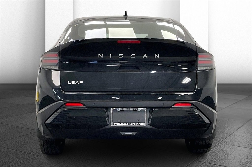 New 2026 Nissan Leaf image 4