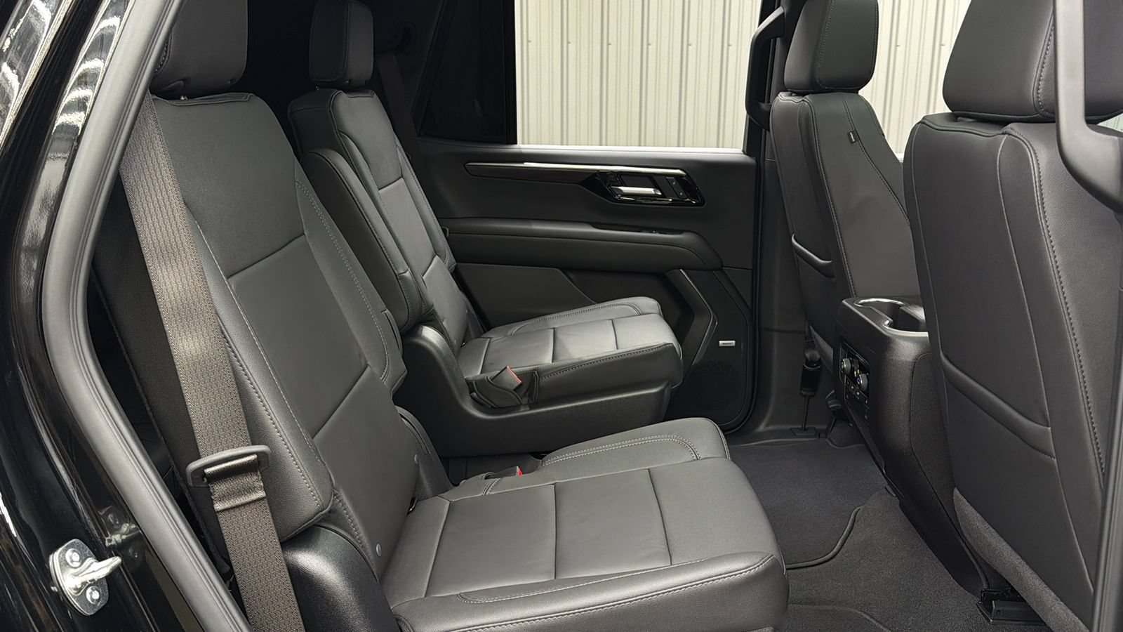 Used 2026 Chevrolet Tahoe Z71 w/ Comfort Package AWD/4WD image 41