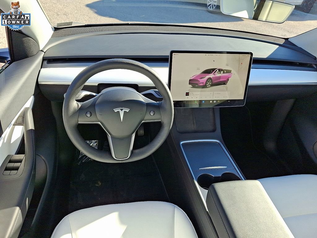 Used 2022 Tesla Model Y Long Range image 11