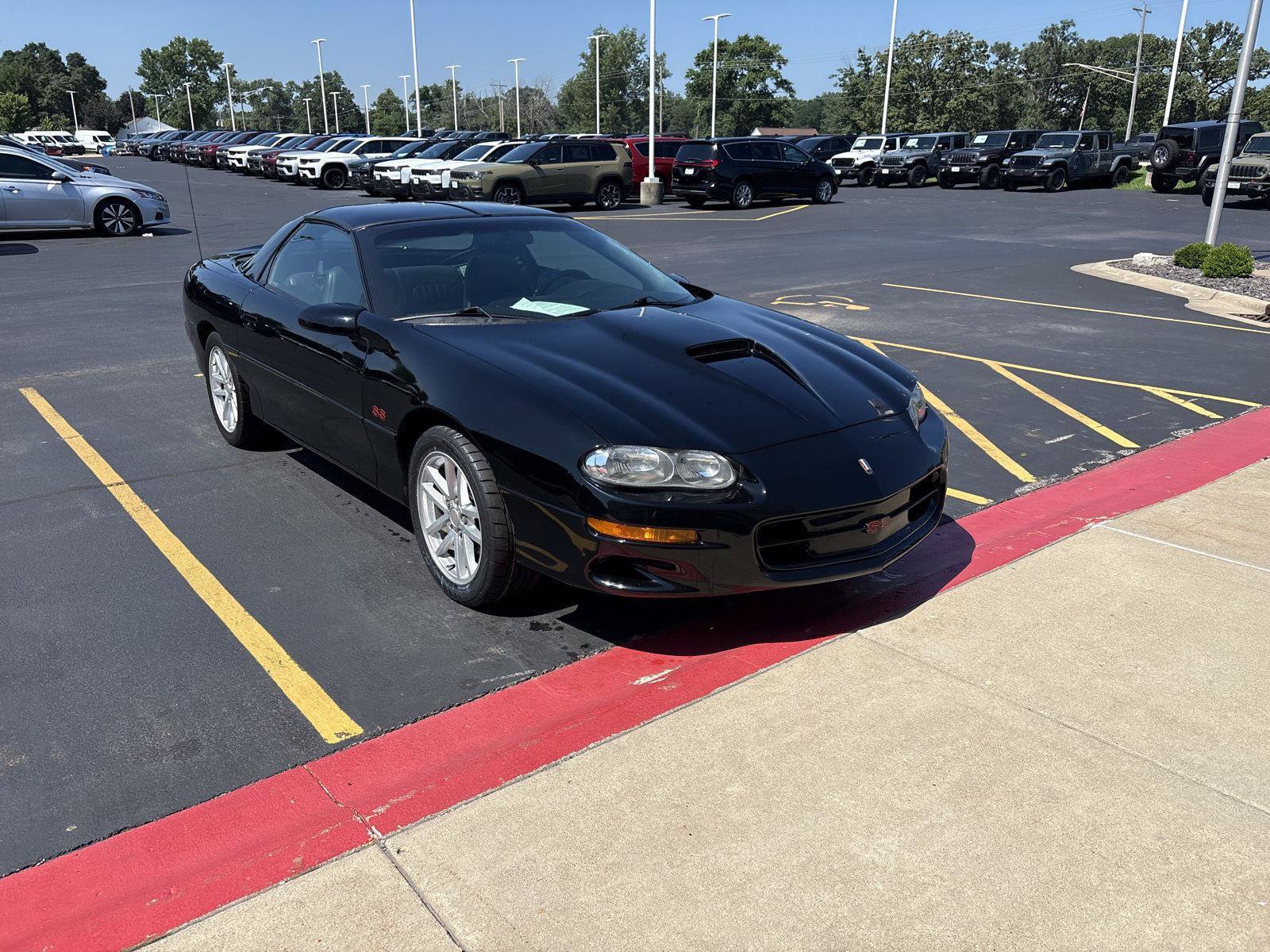 Used 2000 Chevrolet Camaro Z28 w/ SS Performance/Appearance Pkg RWD image 3
