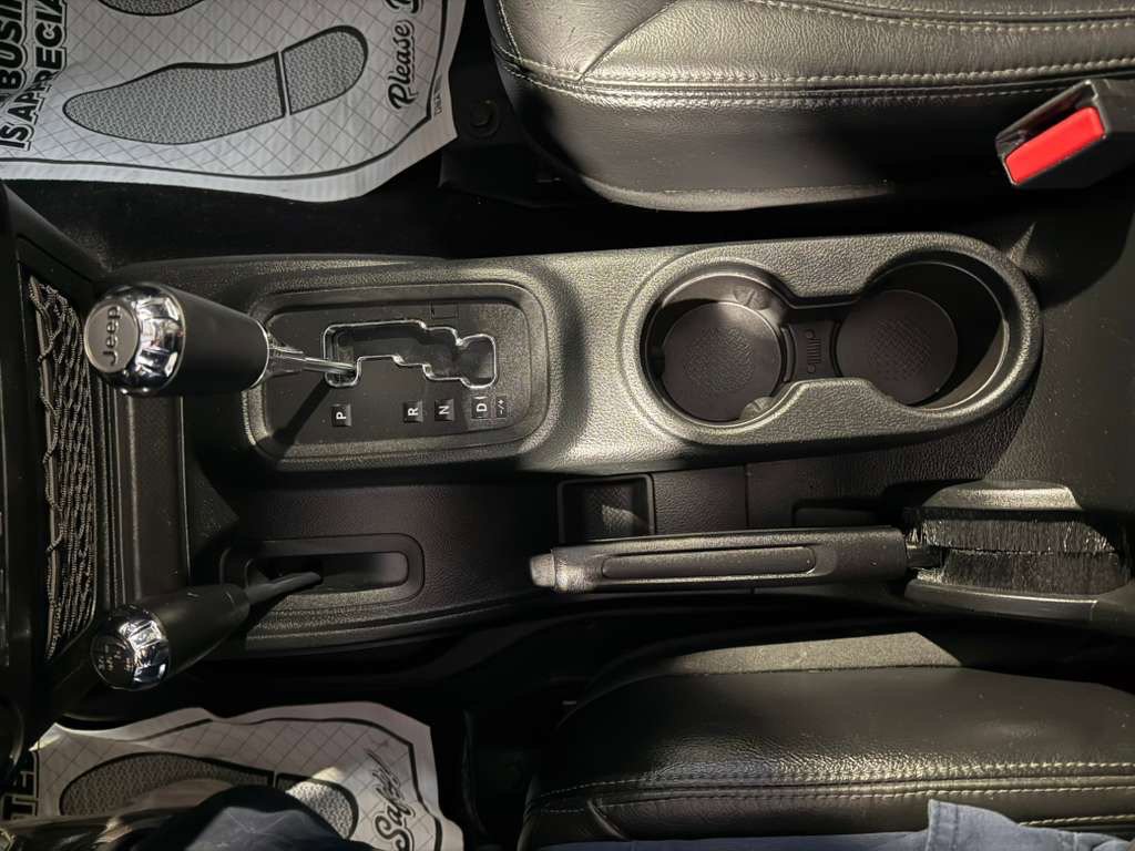 Used 2018 Jeep Wrangler Altitude image 17