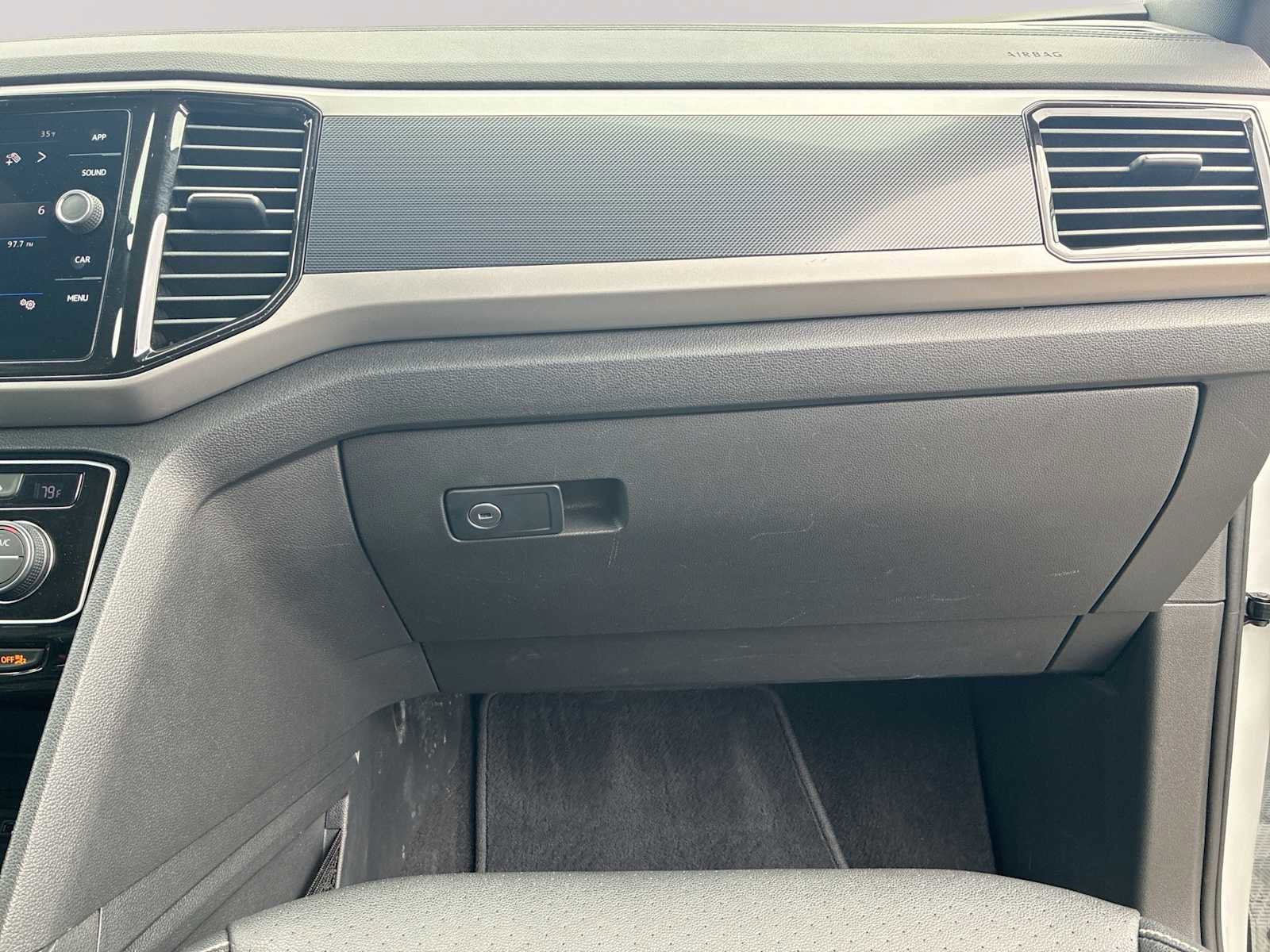 Used 2020 Volkswagen Atlas Cross Sport SEL image 29