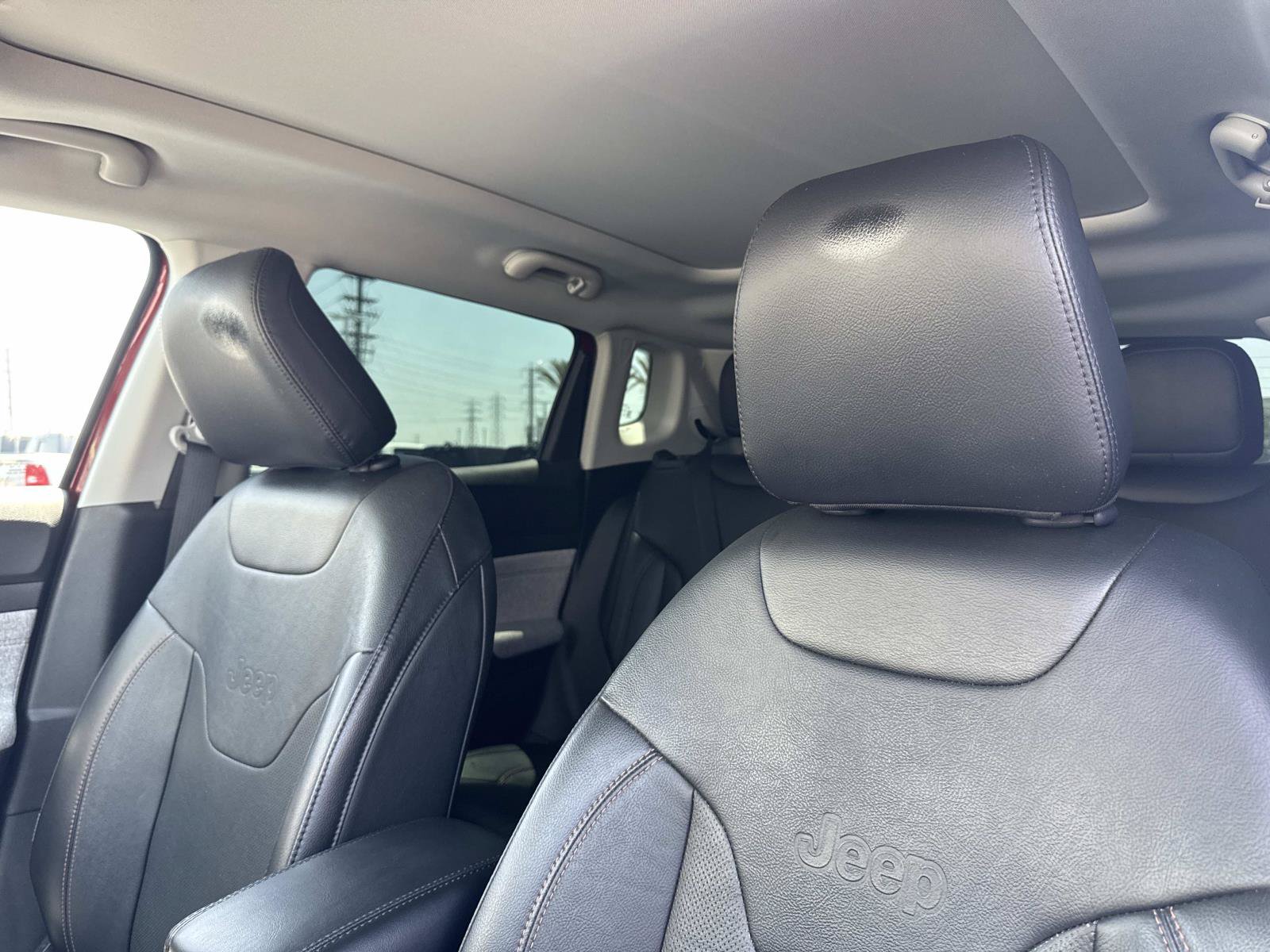 Used 2022 Jeep Compass Latitude w/ Sun and Sound Group AWD/4WD image 24