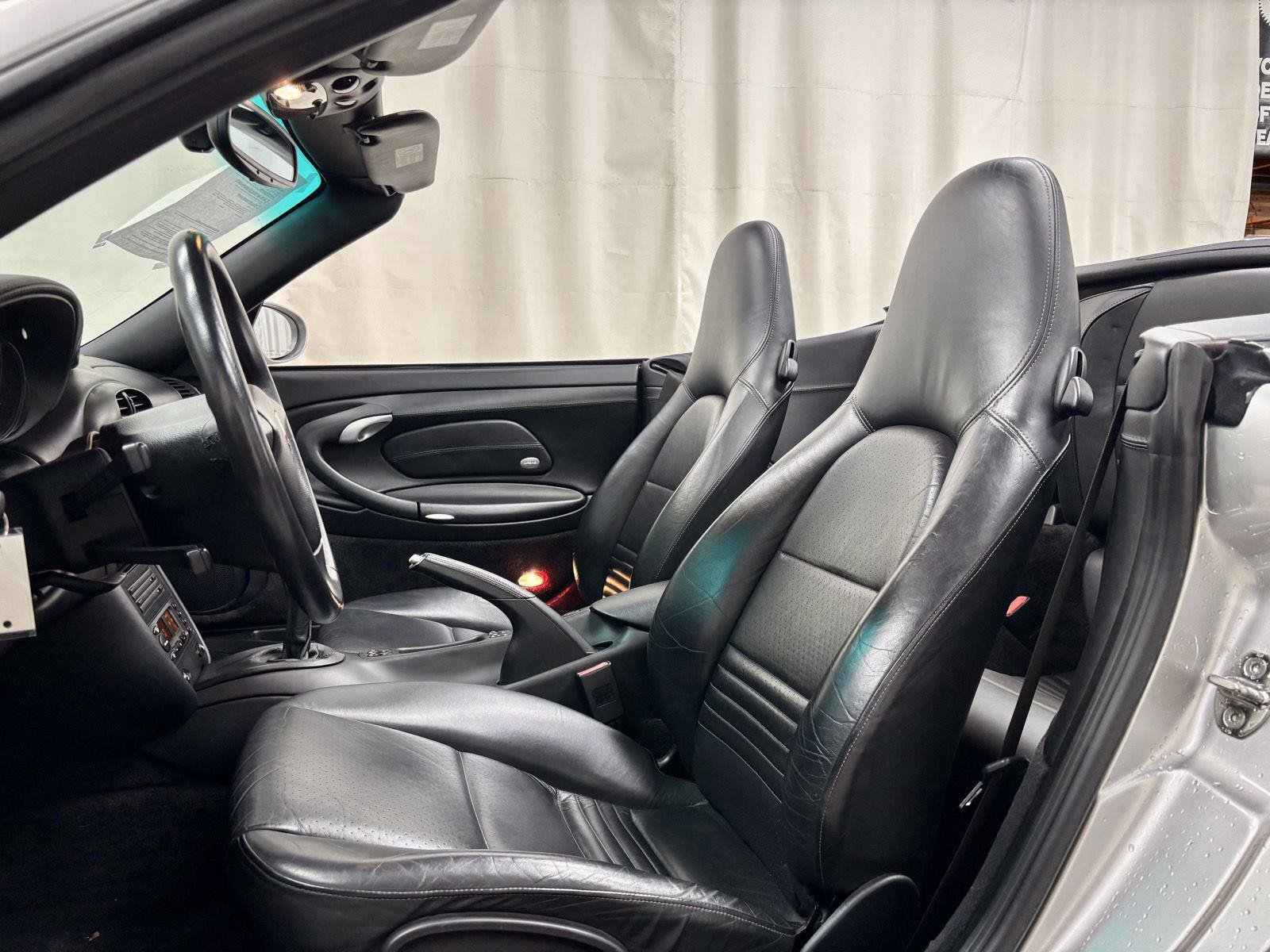 Used 2004 Porsche 911 Carrera RWD image 21