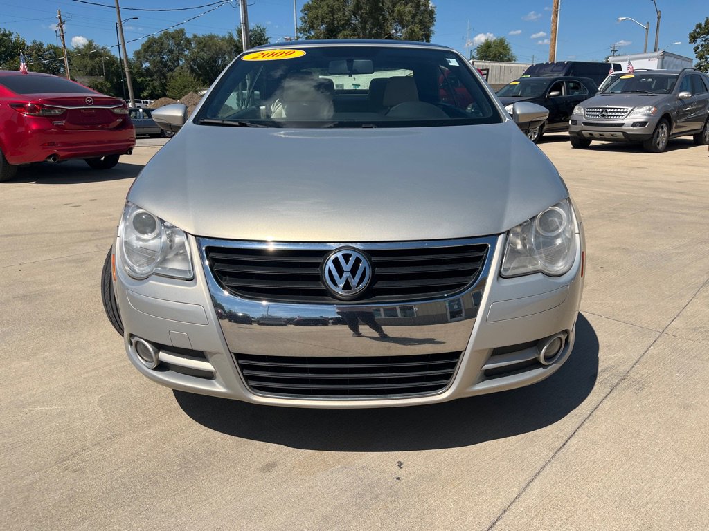 Used 2009 Volkswagen Eos Komfort FWD image 2