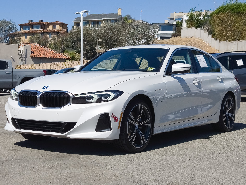 Used 2024 BMW 330e w/ Premium Package RWD image 3