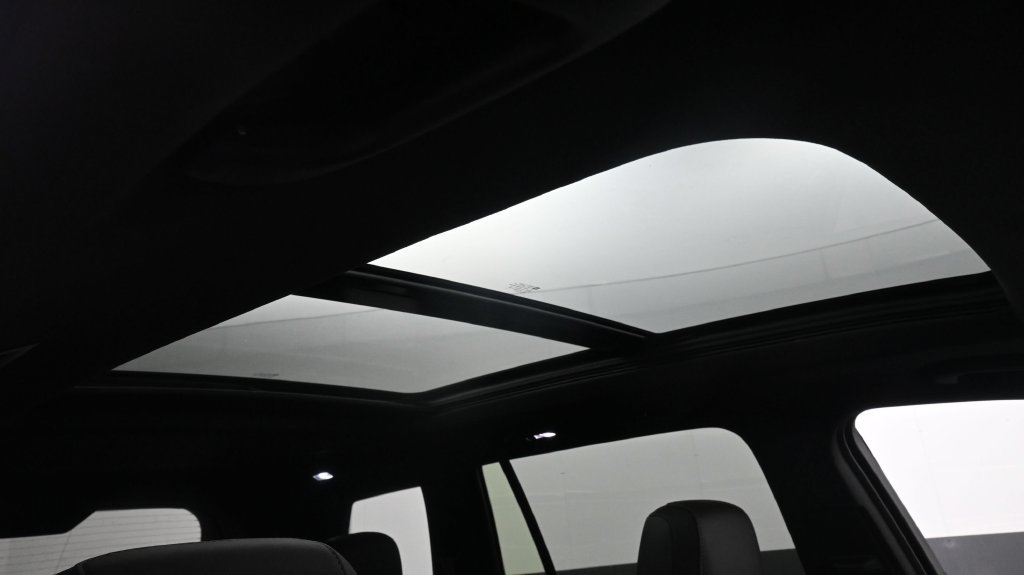 Certified 2025 Cadillac XT6 Premium Luxury FWD image 19