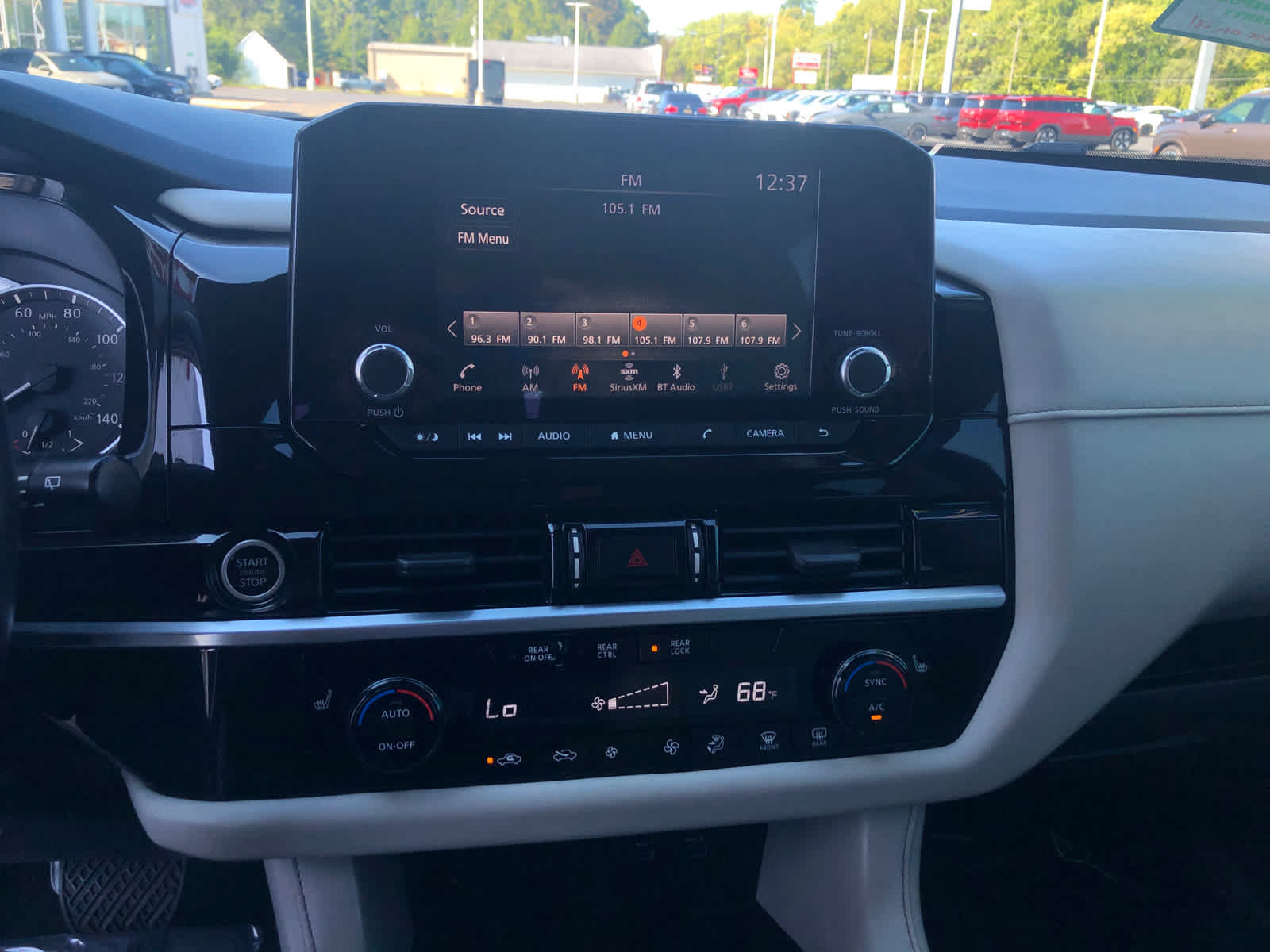 Used 2022 Nissan Pathfinder SV AWD/4WD image 16