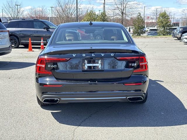 Used 2020 Volvo S60 T5 Inscription image 3