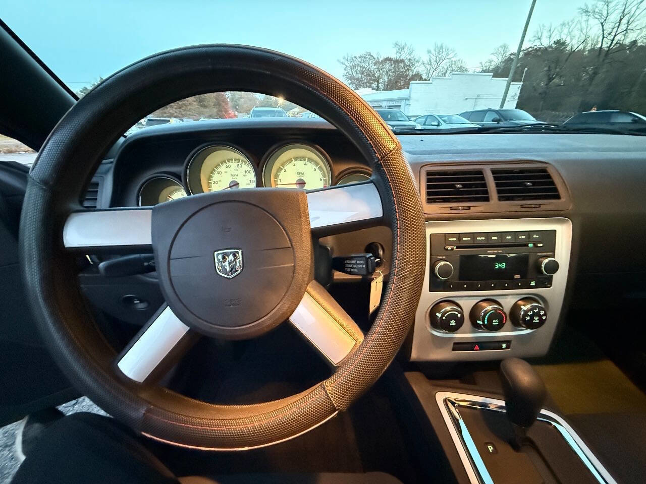 Used 2010 Dodge Challenger SE image 12