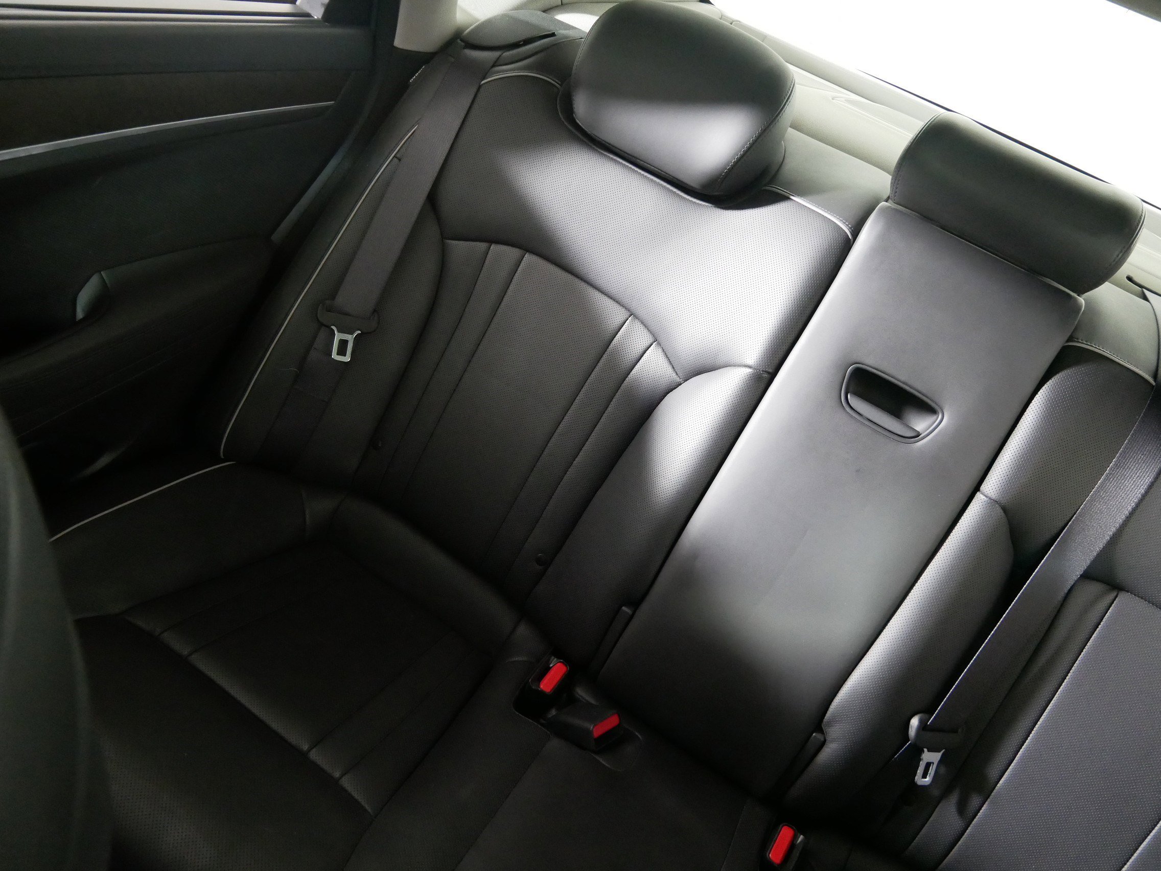 Used 2018 Genesis G80 3.8 w/ Option Group 03 image 12