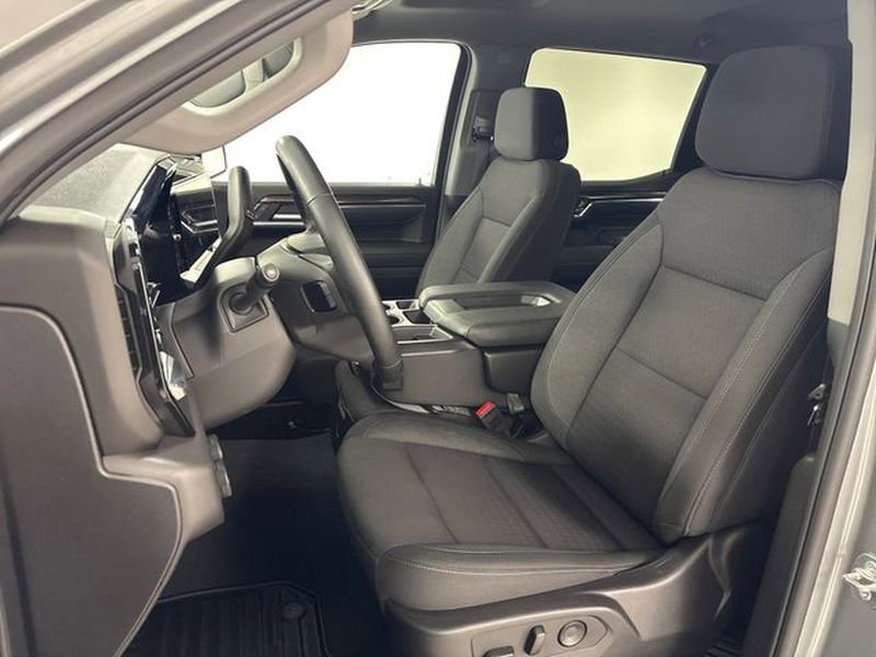 Used 2025 Chevrolet Silverado 1500 LT image 12