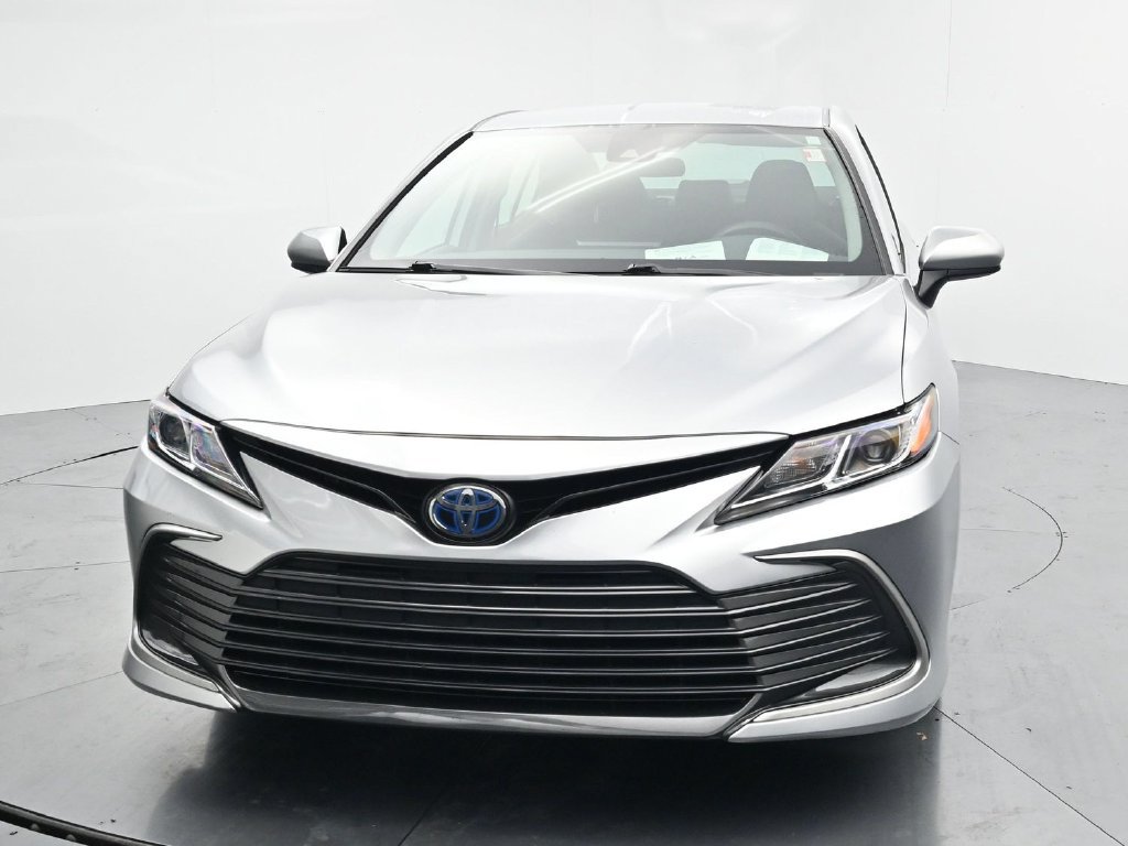 Used 2022 Toyota Camry LE FWD image 3