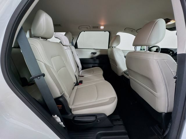 Used 2023 Nissan Pathfinder SL AWD/4WD image 45