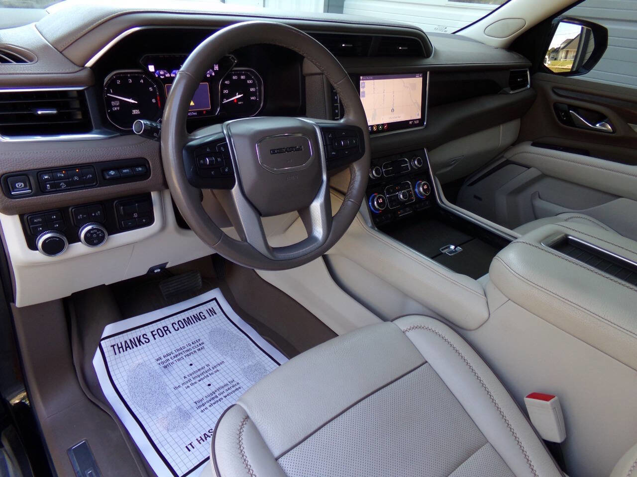 Used 2021 GMC Yukon XL Denali w/ Denali Premium Package image 17