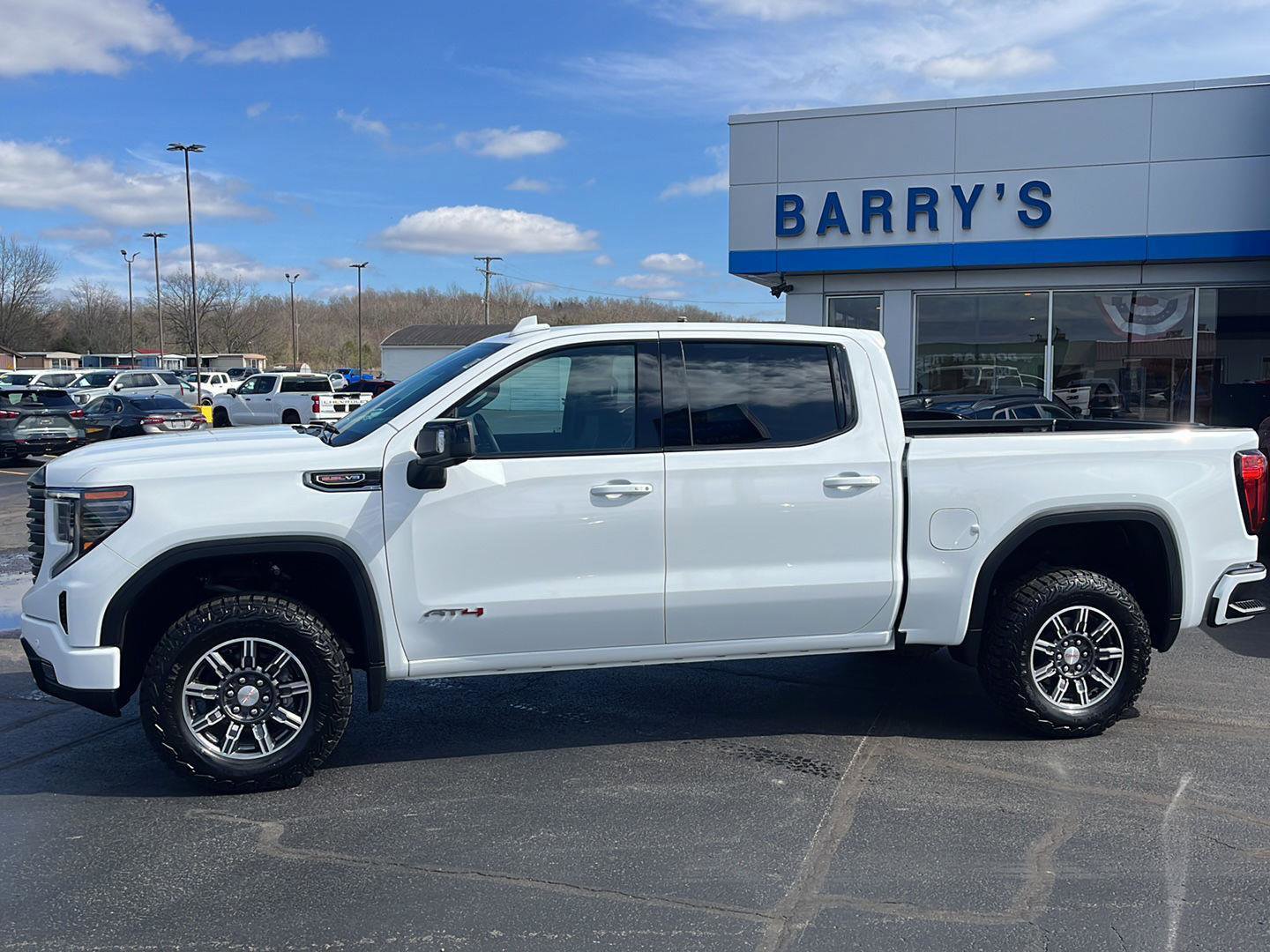 Used 2025 GMC Sierra 1500 AT4 image 2