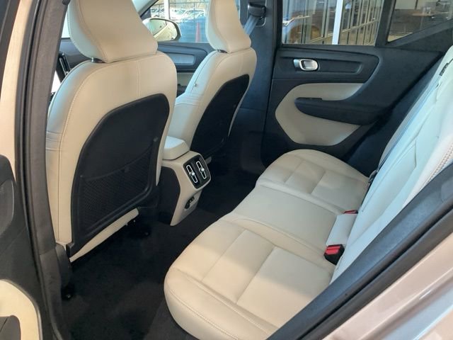 Used 2024 Volvo XC40 B5 Plus w/ Protection Package Premier image 17