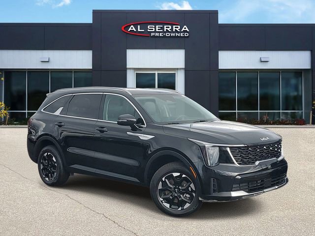 Certified 2025 Kia Sorento S image 1