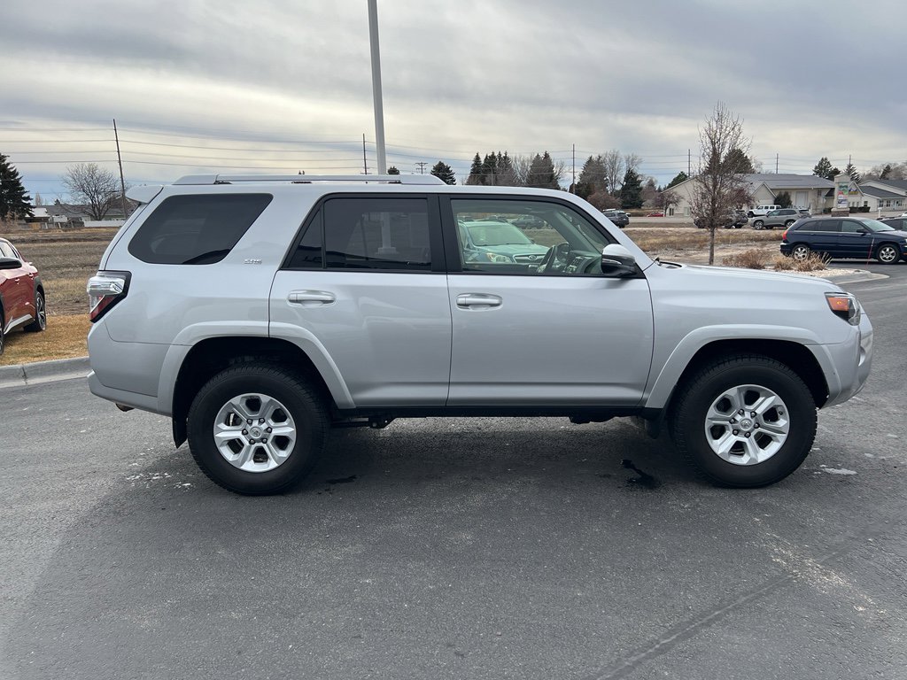 Used 2016 Toyota 4Runner SR5 Premium image 5